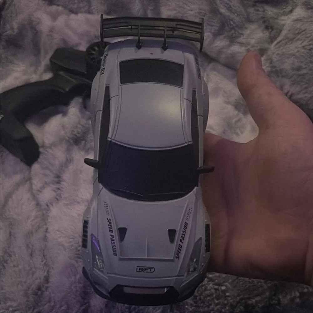 Drifting RC Gray Skyline Remote Control Car with Controller